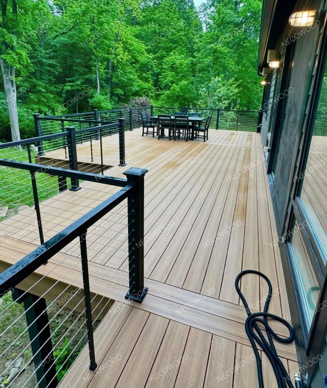 Rozwiązania tarasowe WPC do willi i ogrodu: transformacja luksusowego życia na świeżym powietrzu w Kuwejcie