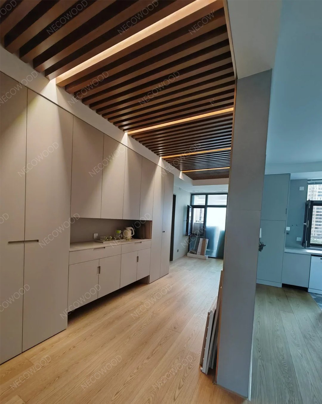 NECOWOOD kończy projekt sufitu WPC w Miami: 8 miesięcy, wilgotność 85%, brak konserwacji NECOWOOD kończy projekt sufitu WPC w Miami: 8 miesięcy, wilgotność 85%, brak konserwacji